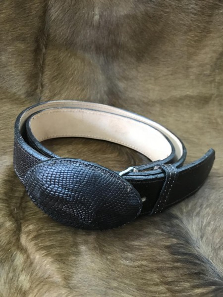 Cinturón en Piel de Armadillo con hebilla oval